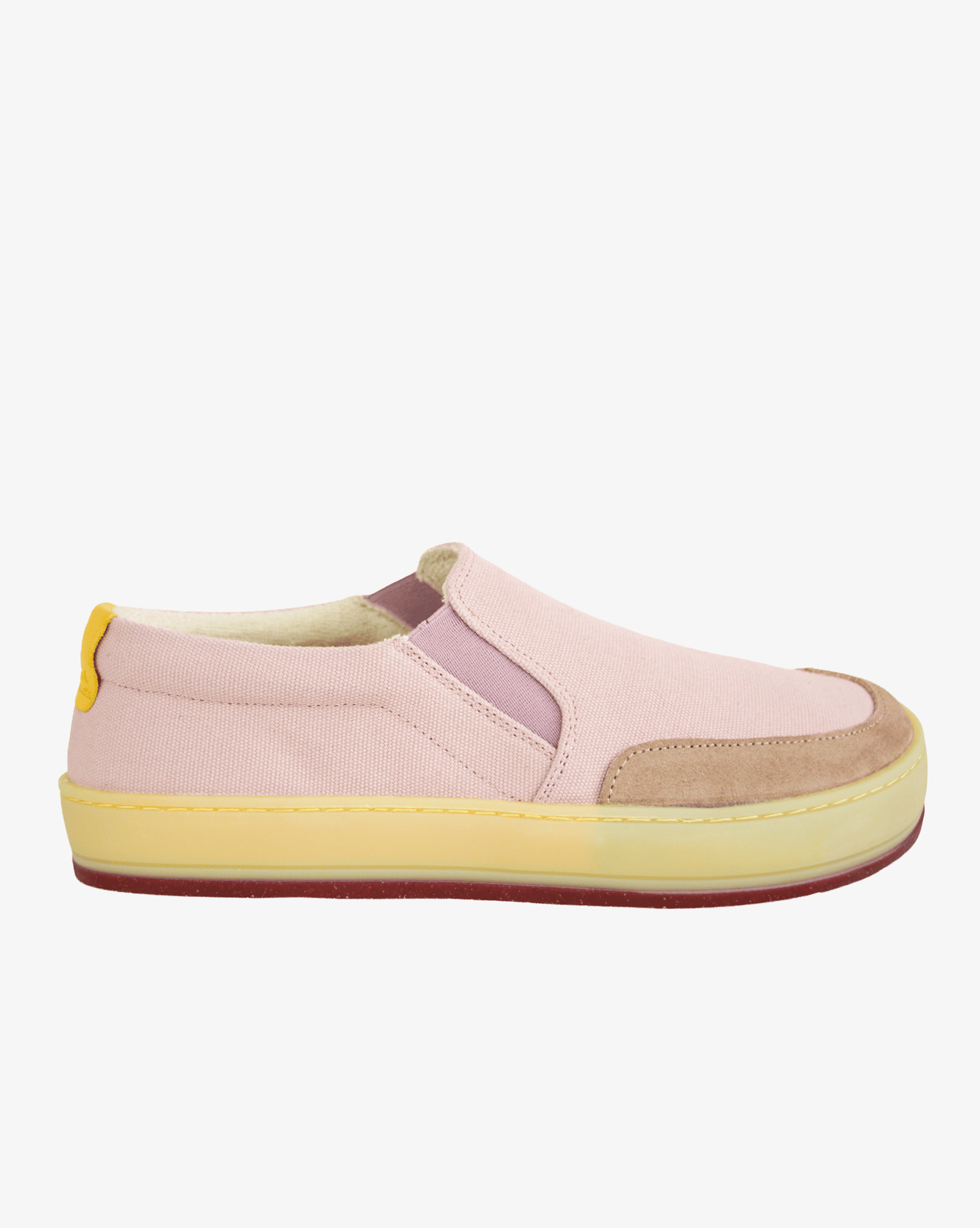 Women's barefoot slip-on Azari Maquiage in light pink canvas with translucent gum sole, side view on white background