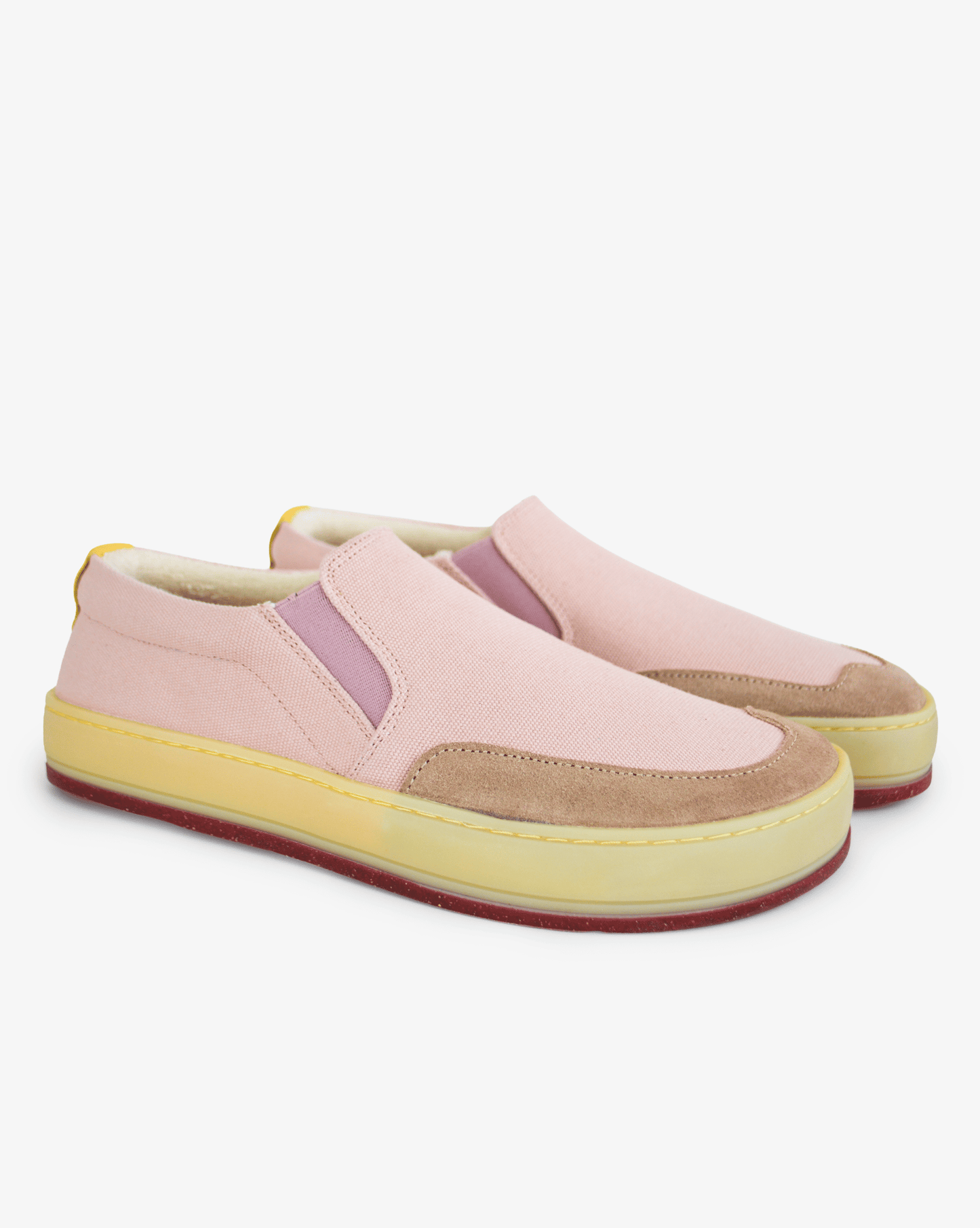 Women's barefoot slip-on Azari Maquiage in light pink canvas with translucent gum sole, pair view on white background
